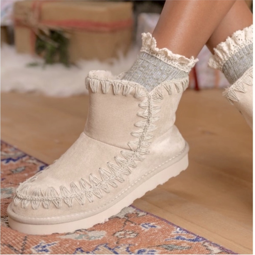 🍂 Altar’d State Tahoe Suede Booties By Matisse, Beach color